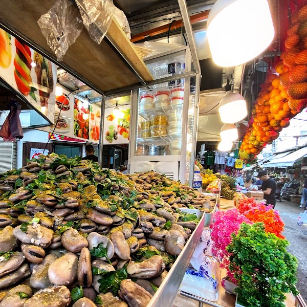 Carmel Market 3