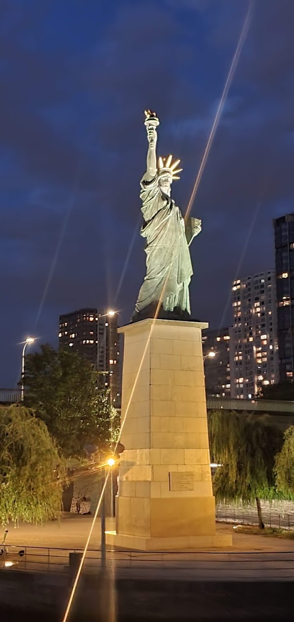 Statue of Liberty Paris 2