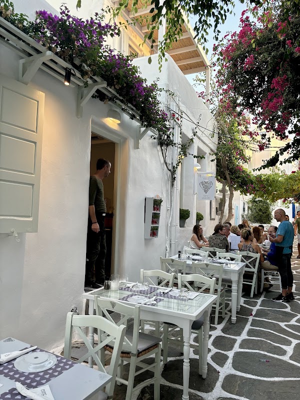 SHOSHO PAROS RESTAURANT 1