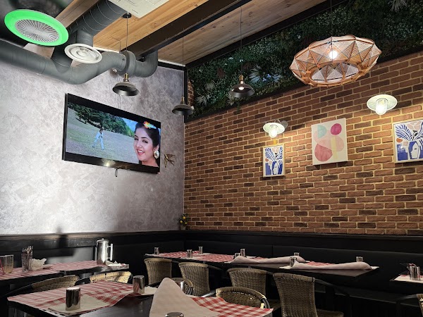 Madras Bhavan- 20% OFF for Students *Min. purchase €10. Excludes drinks & combos.(Only Weekdays) 1