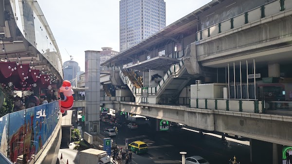 Asok BTS Station