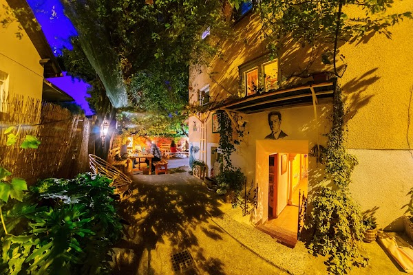 Hostel Mali Mrak