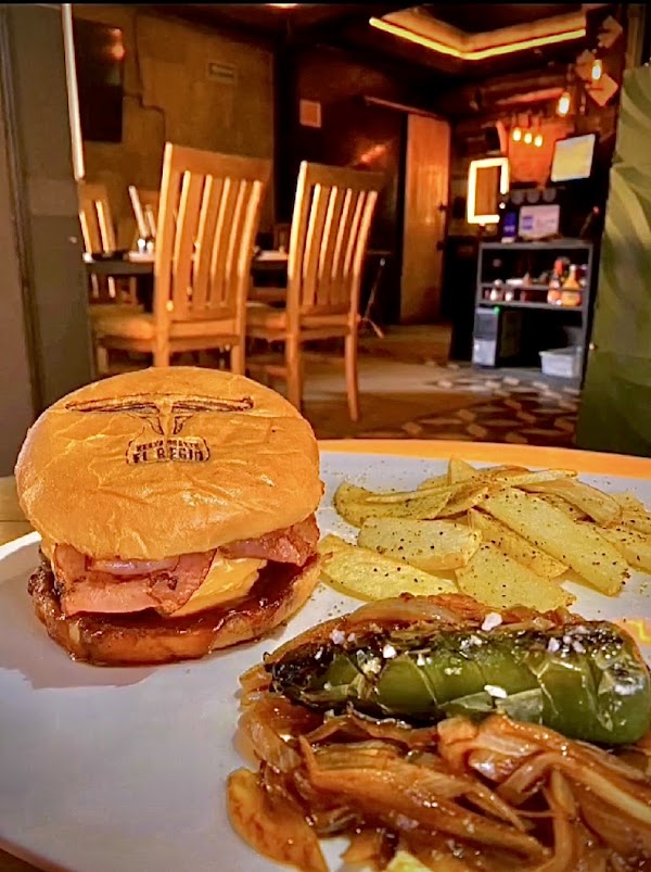 El Regio Cortes y Hamburguesas 3