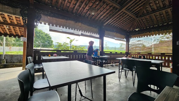 Rumah Makan Ayam Goreng Bu Toha