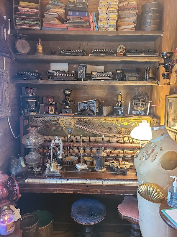 Robin Antique Cafe 2