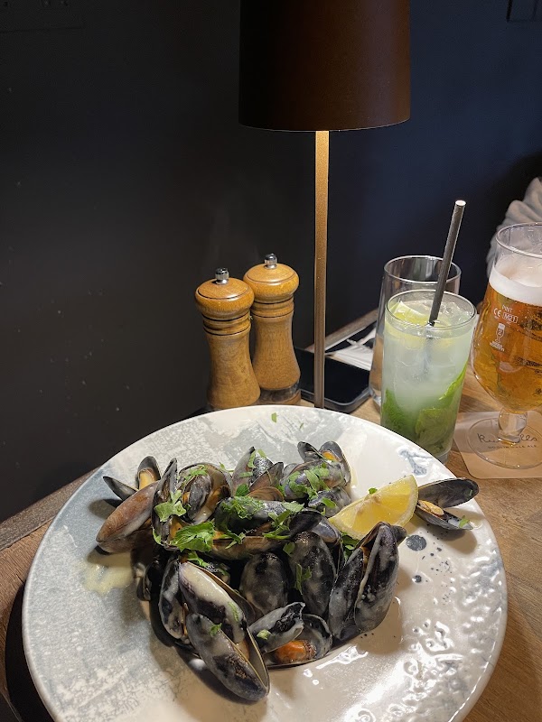 Russells Seafood Bar 3
