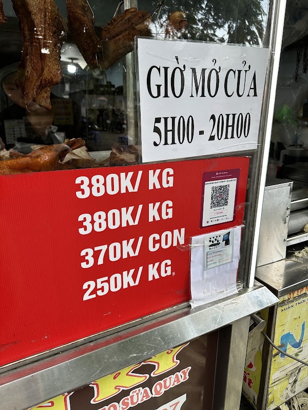 Bánh mì heo quay - Tuyền Kí 3