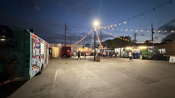 4501 Almeda Food & Entertainment 4