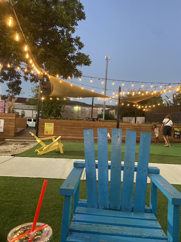 4501 Almeda Food & Entertainment 3