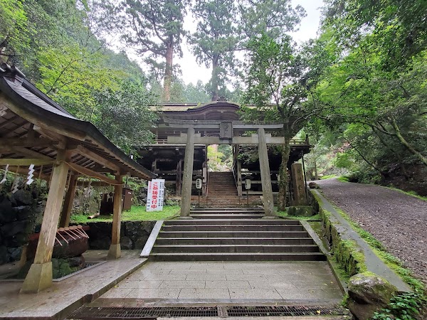Yuki Shrine 4