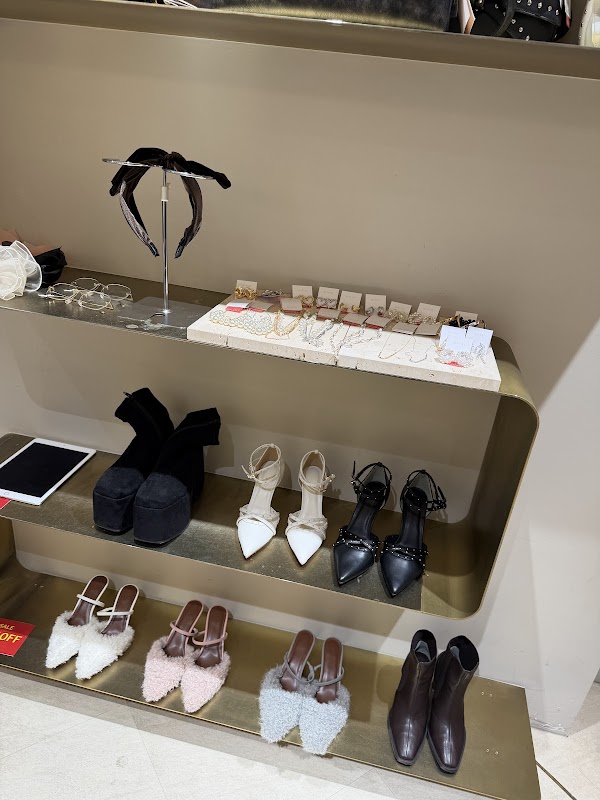 RESEXXY ルミネエスト新宿店 1