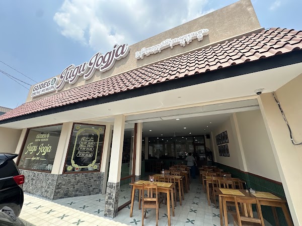 Gudeg Dan Oseng Mercon Tugu Jogja