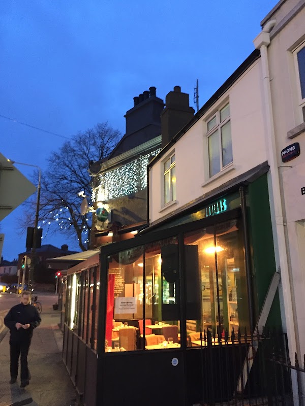 Juniors Deli & Cafe