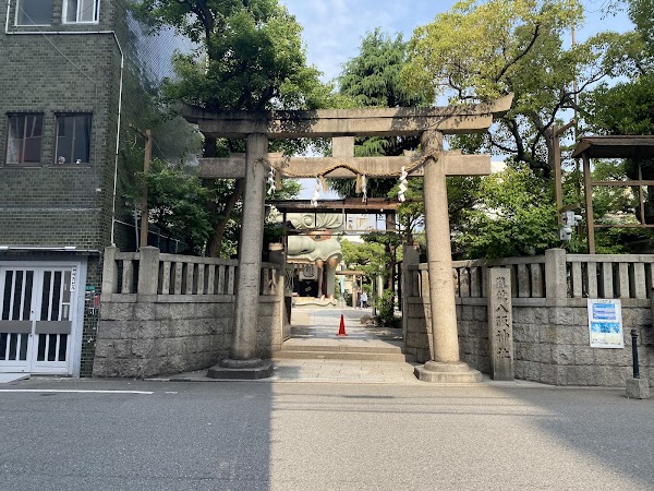 Namba Yasaka Shrine 4