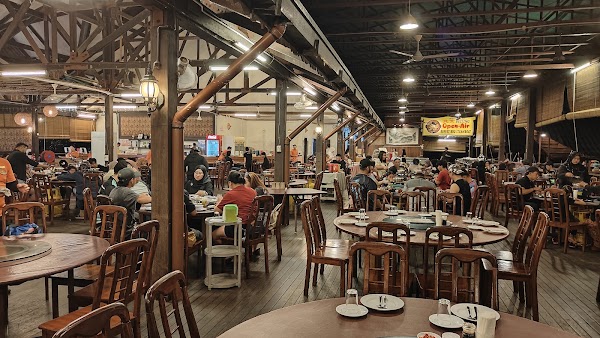 Kampung Nelayan Floating Seafood Market Restaurant 5