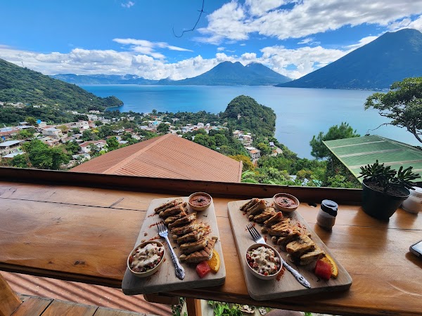 Eagle's Nest Atitlán - Yoga, Dance & Community 3