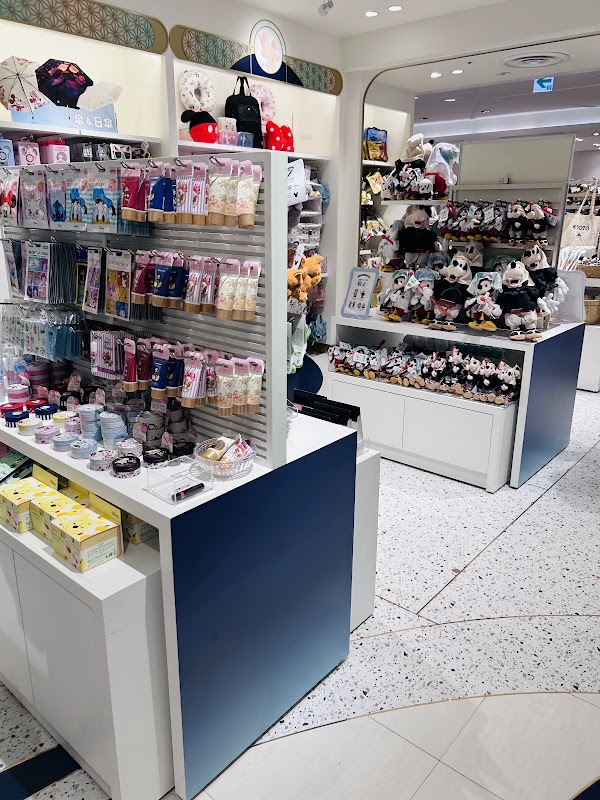 Disney Store 5