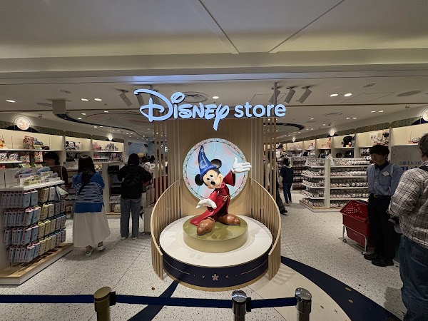 Disney Store 4