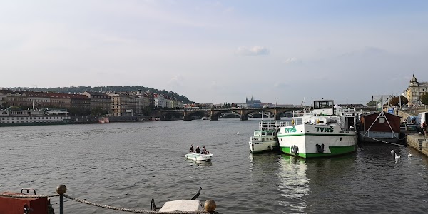 Náplavka Riverbank 3