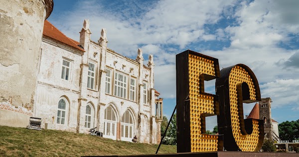 Electric Castle 1