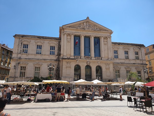 Place du Palais de Justice 5