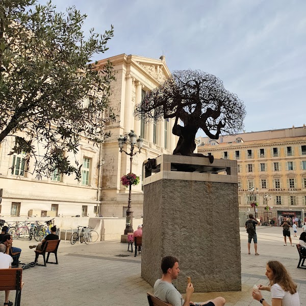 Place du Palais de Justice 3