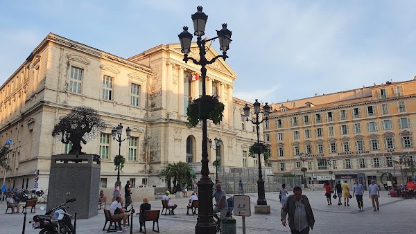 Place du Palais de Justice 2