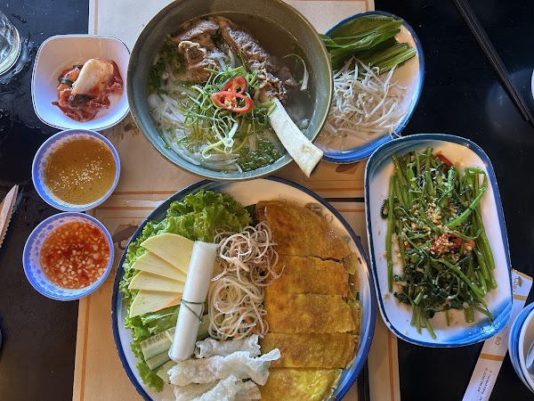 Cô Ba Phở bò 3
