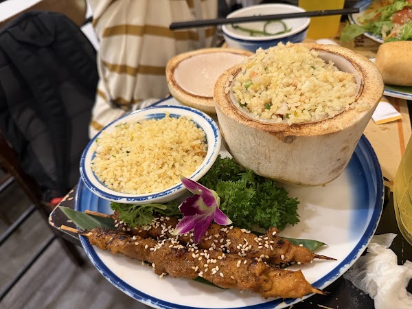 Cô Ba Phở bò 2
