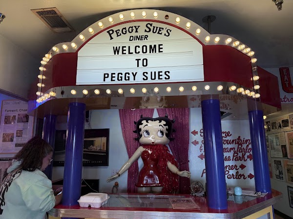Peggy Sue's 50's Diner 3