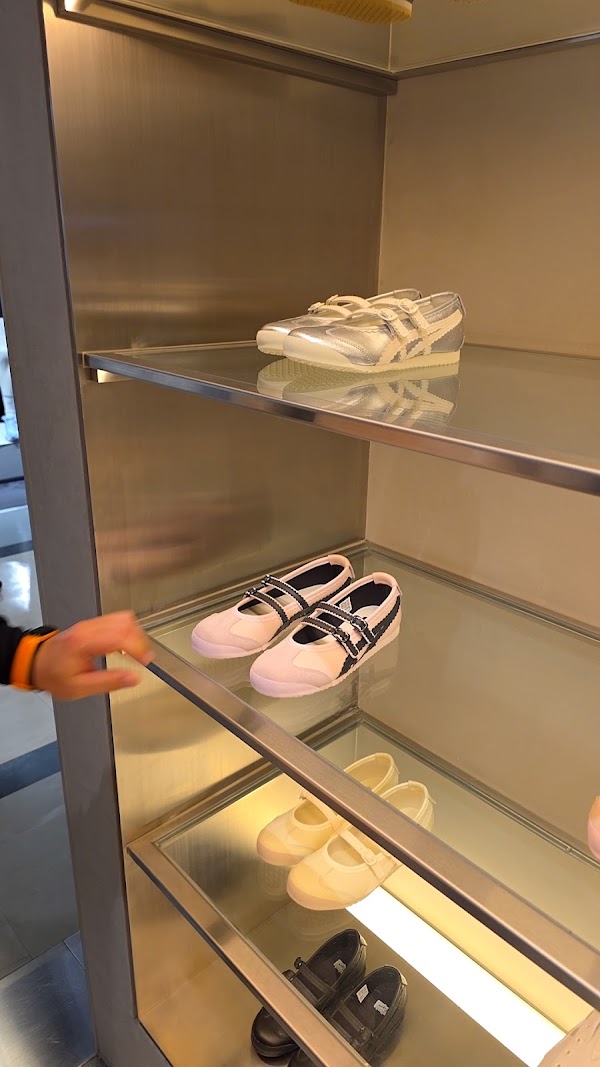 Onitsuka Tiger Yokohama VIVRE Store 3