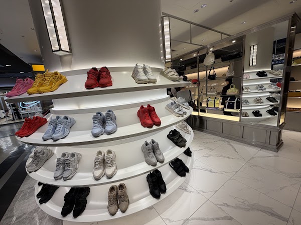Onitsuka Tiger Yokohama VIVRE Store 2