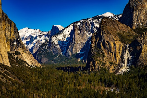 Tunnel View