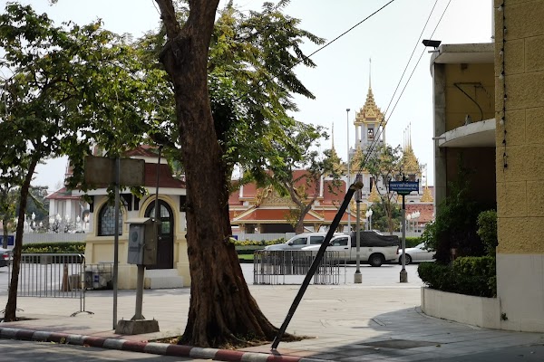 Phra Sumen Road 2