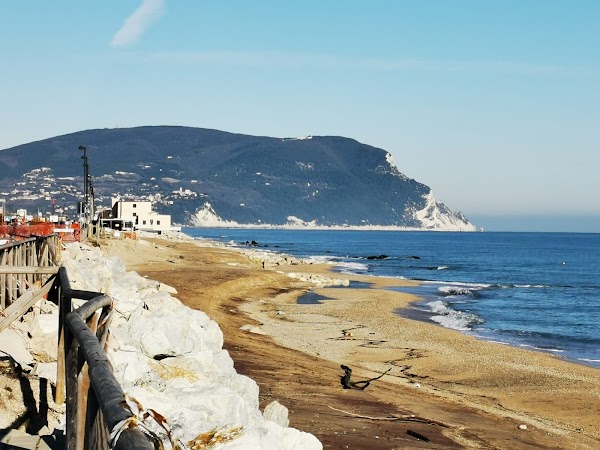 Conero Riviera and the Hills of Infinity 4