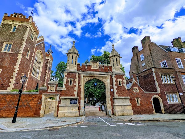 Lincoln's Inn Fields 4