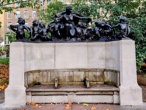 Lincoln's Inn Fields 3
