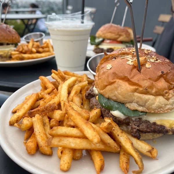 The 100 Smoke & Grill / The 100 Food Truck 4