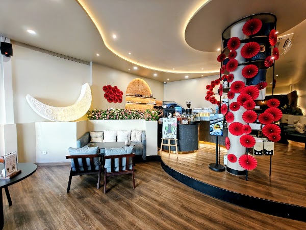 Laluna Cafe & Brunch - Midtown 1