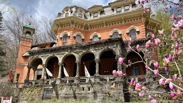 The Harry Packer Mansion Inn