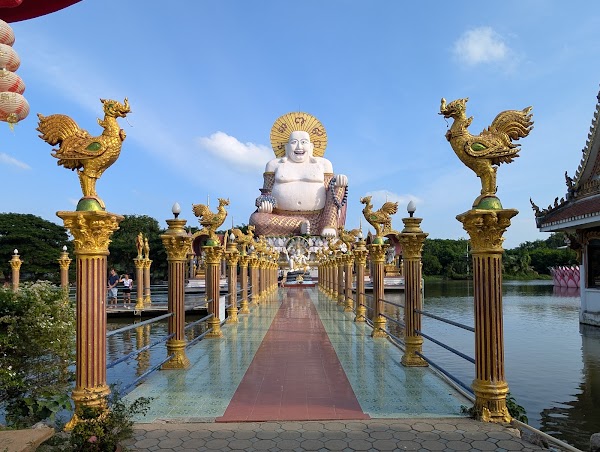 Wat Plai Laem 4