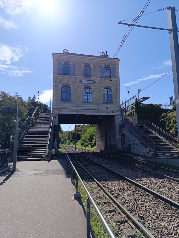 Les Coteaux