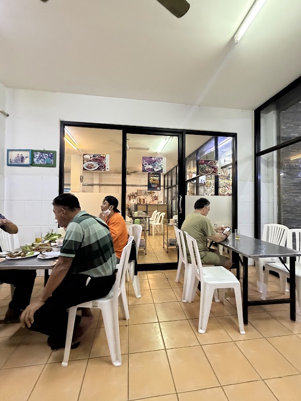 Jaekoy เจ๊ก้อย ส้มตำอาหารอีสาน เพชรบุรี12 (สาขา1) 5