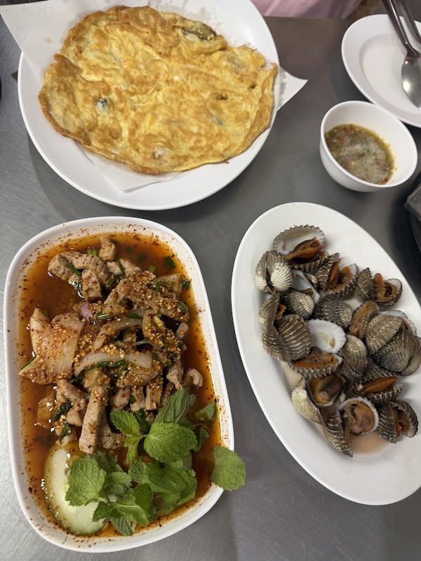 Jaekoy เจ๊ก้อย ส้มตำอาหารอีสาน เพชรบุรี12 (สาขา1) 2