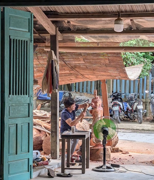 Kim Bong Carpentry village 2