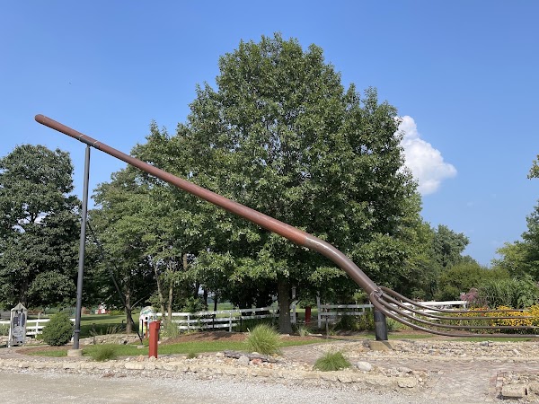 World's Largest Pitchfork