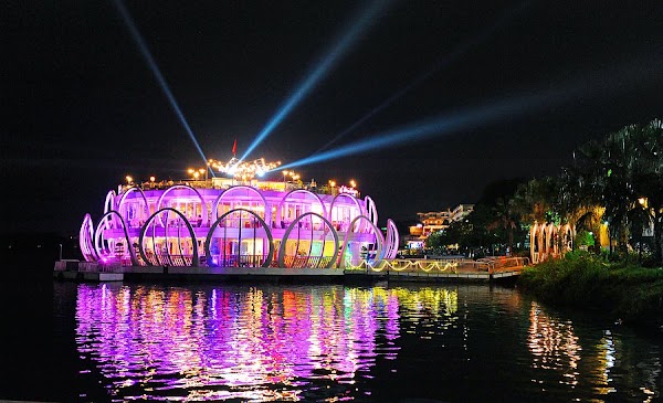 Perfume River 5