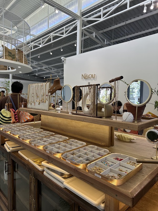 Nisou Charm Bar & Concept Store 3