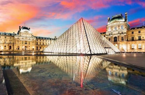 Louvre Pyramid 5