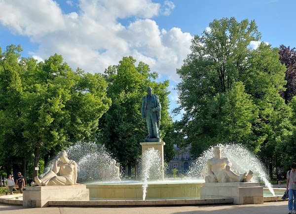 Parc du Champ de Mars 5